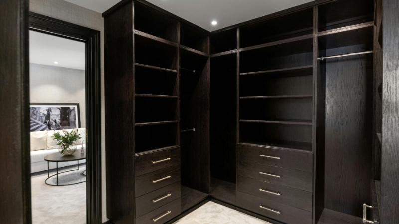 ארונות הזזה בחדרים צרים